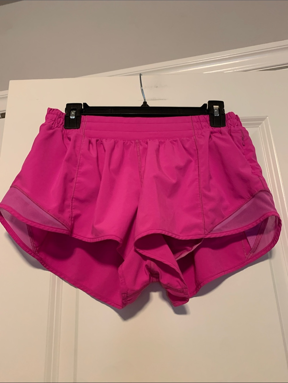 Lululemon Ripened Raspberry LR Hotty Hot
Sz 10, flaws pictured